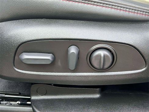 Certified 2023 Chevrolet Traverse RS image 19