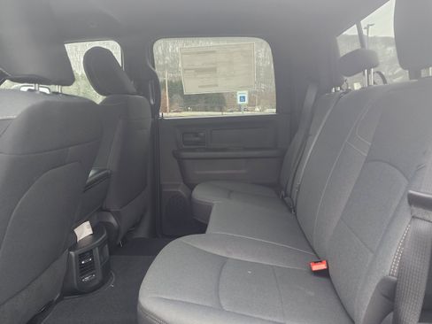 Used 2024 RAM 2500 Tradesman w/ Chrome Appearance Group AWD/4WD image 13