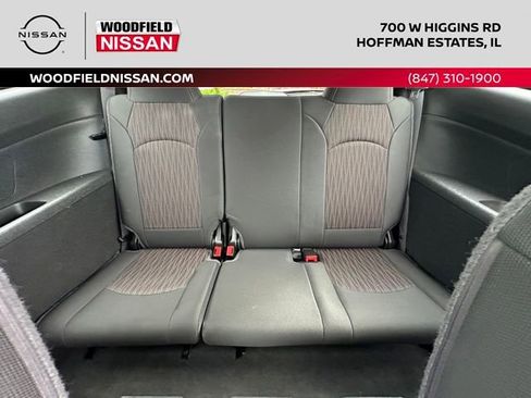 Used 2015 Chevrolet Traverse LT w/ Style and Technology Package FWD image 27