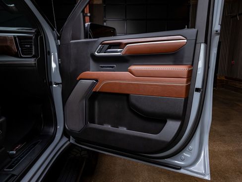 Used 2025 GMC Sierra 1500 Denali Ultimate image 37