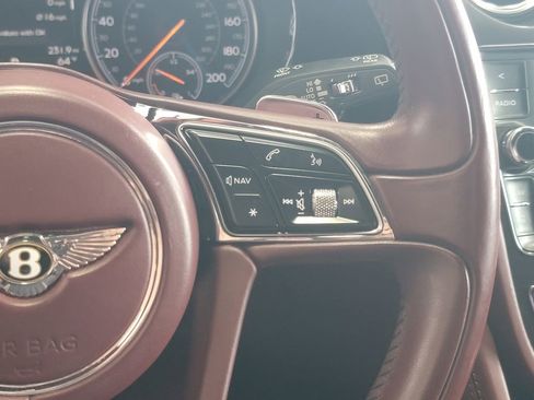 Used 2020 Bentley Bentayga image 41