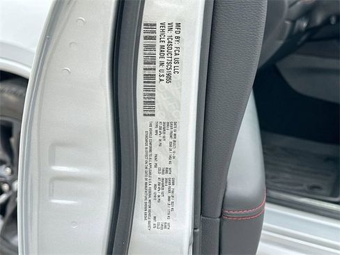 Used 2025 Dodge Durango R/T image 32