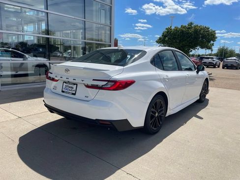 Used 2025 Toyota Camry SE FWD image 5