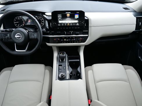 New 2025 Nissan Pathfinder SL image 18