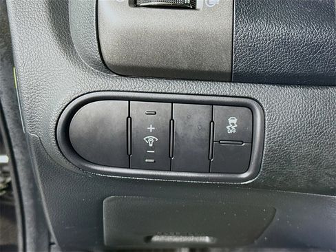 Used 2018 Kia Forte LX image 16