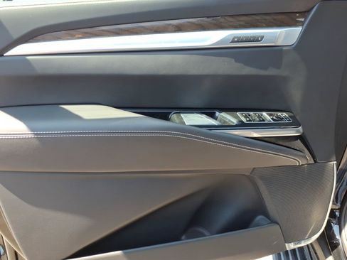 Certified 2026 Cadillac Escalade Platinum Luxury w/ LPO, Floor Liner Package AWD/4WD image 22