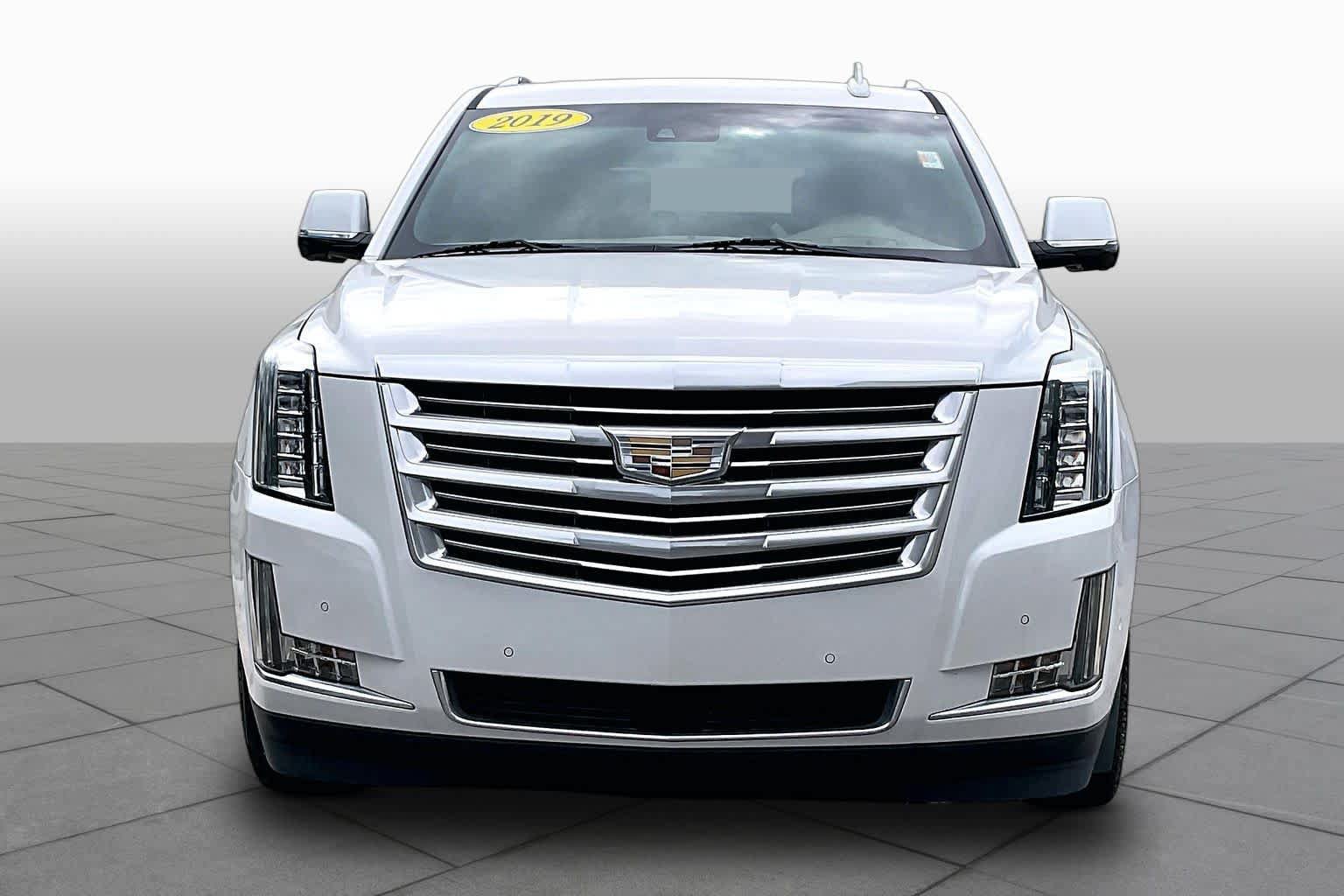 Used 2019 Cadillac Escalade Platinum RWD image 4