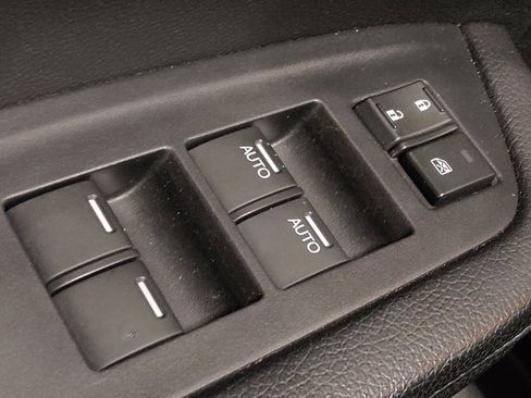 Used 2017 Honda Pilot Touring image 27