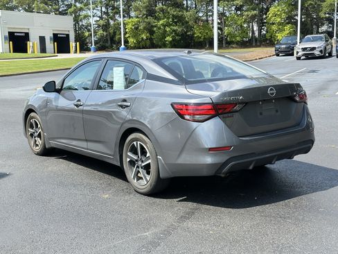 Used 2024 Nissan Sentra SV FWD image 9