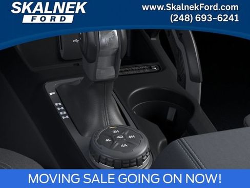 New 2025 Ford Bronco Badlands w/ Sasquatch Package AWD/4WD image 17