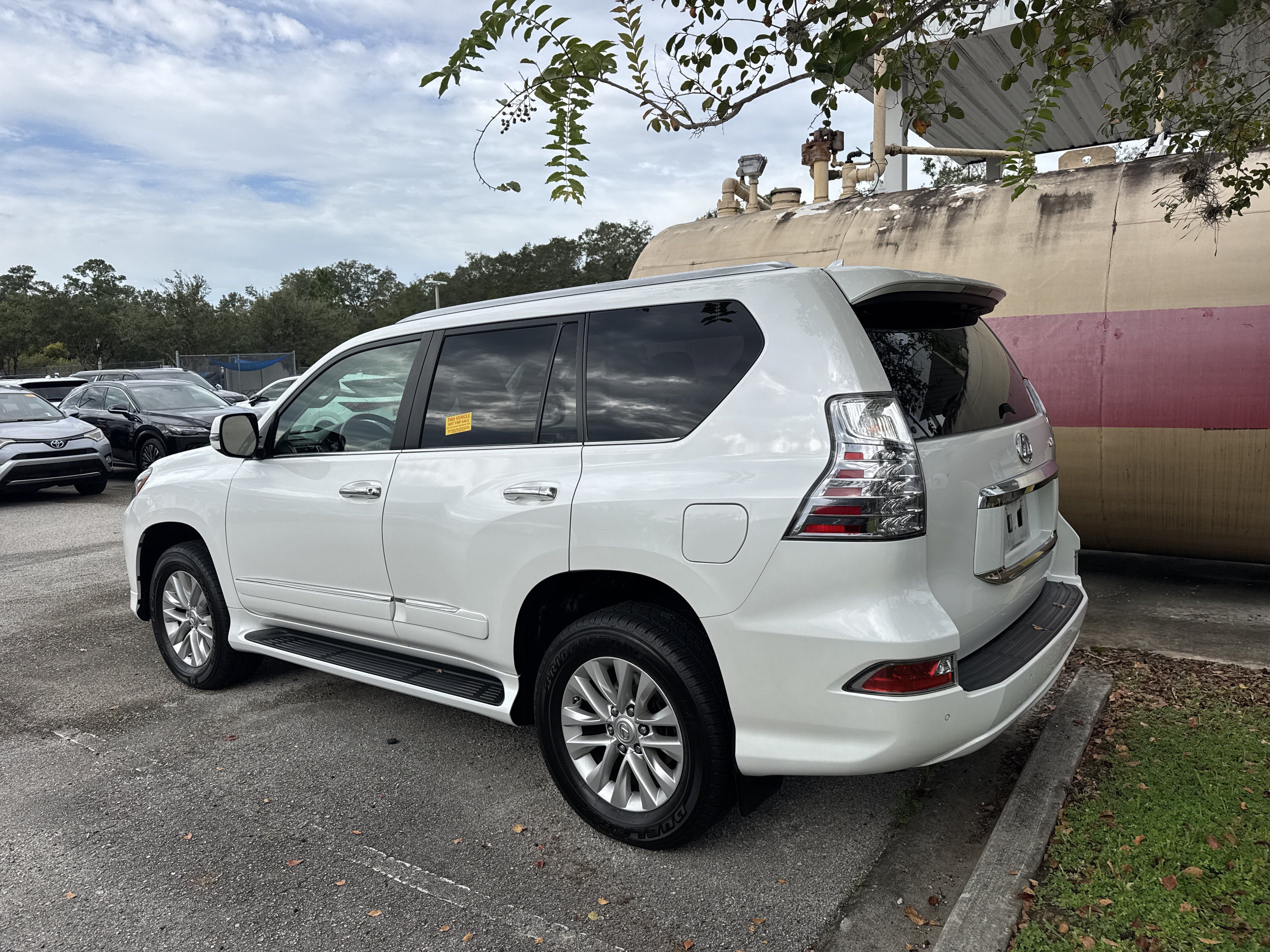 Used 2014 Lexus GX 460 w/ Premium Package AWD/4WD image 3