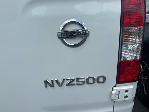 Used 2018 Nissan NV 2500 SV image 5