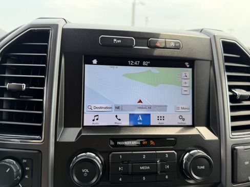 Used 2019 Ford F150 XLT w/ Equipment Group 302A Luxury AWD/4WD image 33