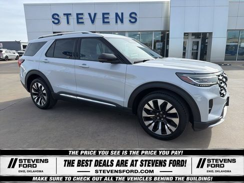 Used 2025 Ford Explorer Platinum w/ LUX Leather Package AWD/4WD image 3