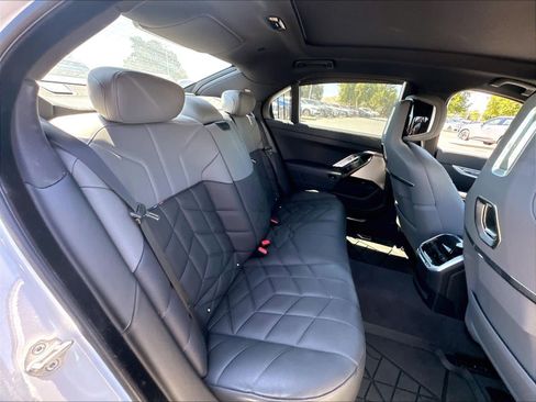 Used 2026 BMW 750e xDrive AWD/4WD image 28