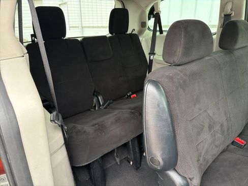 Used 2012 Dodge Grand Caravan SE image 27