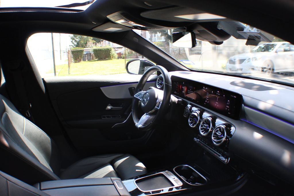 Used 2025 Mercedes-Benz CLA 250 image 20