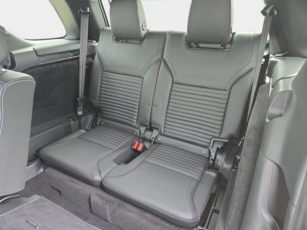 New 2026 Land Rover Discovery S AWD/4WD image 13