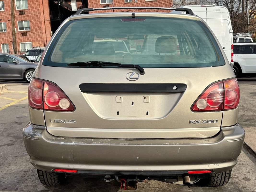 Used 2000 Lexus RX 300 w/ Limited Pkg FWD image 6