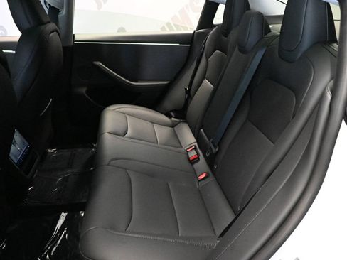 Used 2025 Tesla Model 3 Long Range RWD image 13