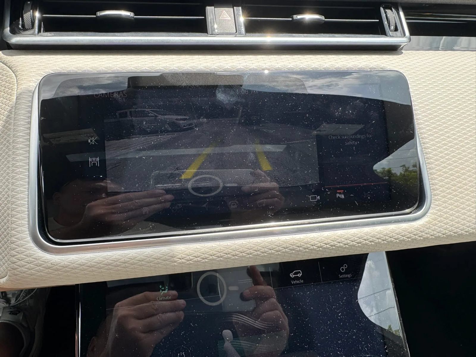Used 2020 Land Rover Range Rover Velar R-Dynamic S AWD/4WD image 29