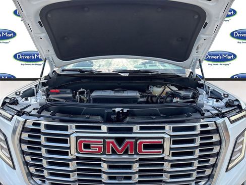 Used 2025 GMC Yukon Denali RWD image 32