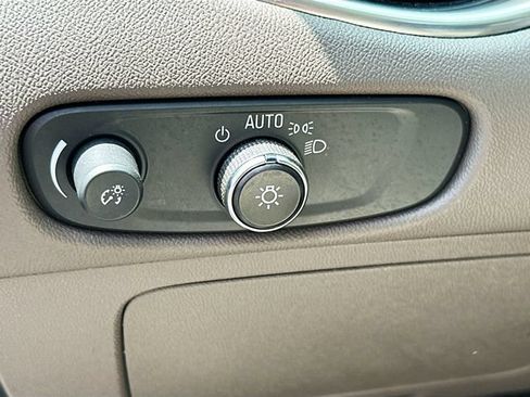 Used 2024 Chevrolet Malibu LT FWD image 11
