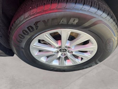 Used 2025 Toyota Grand Highlander AWD image 14