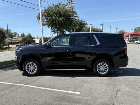 Used 2025 Chevrolet Tahoe LT RWD image 2