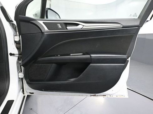 Used 2017 Ford Fusion SE image 39