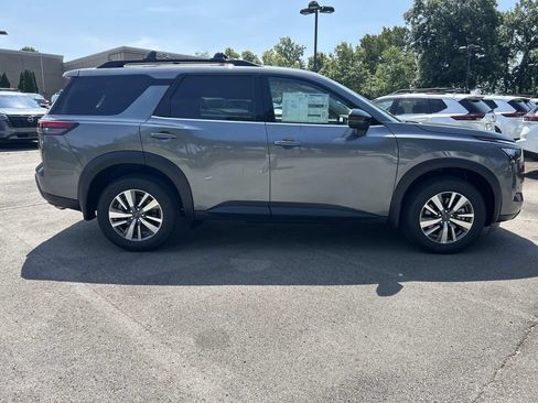 New 2026 Nissan Pathfinder SL AWD/4WD image 8