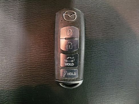 Used 2016 MAZDA MAZDA3 i Sport image 32