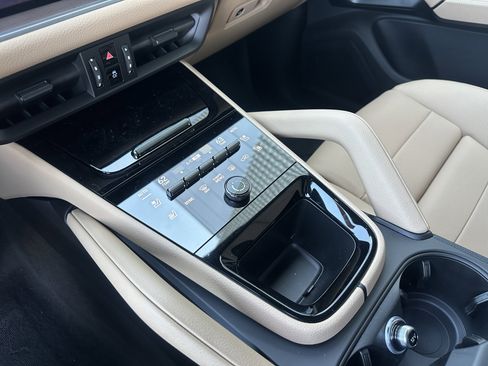 New 2026 Porsche Cayenne image 34