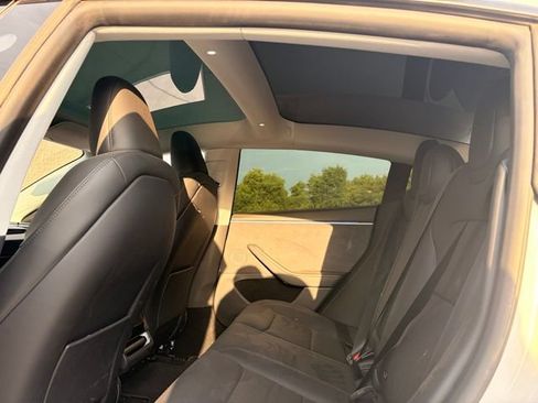 Used 2024 Tesla Model 3 Long Range AWD/4WD image 9