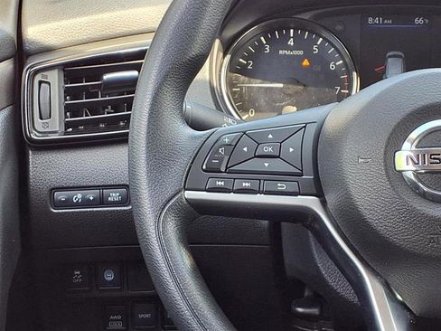 Used 2020 Nissan Rogue Sport S image 25