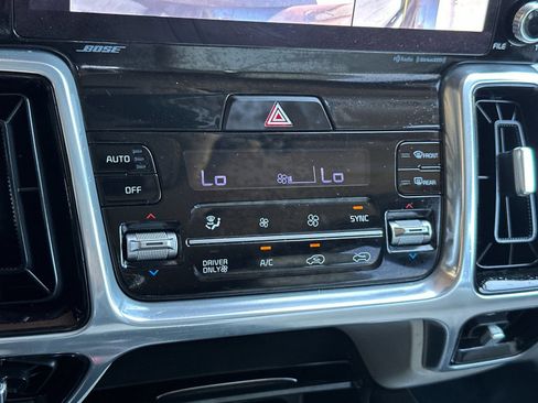 Used 2022 Kia Sorento SX Prestige AWD/4WD image 25