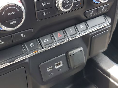 Used 2022 GMC Sierra 1500 Elevation RWD image 32