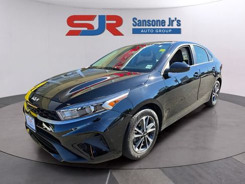 Certified 2023 Kia Forte LXS FWD image 1