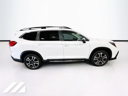 Used 2023 Subaru Ascent Limited w/ Technology Package AWD/4WD image 4