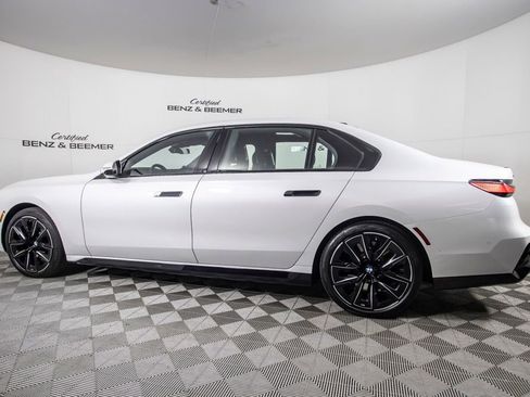 Used 2025 BMW 760i xDrive w/ Executive Package AWD/4WD image 9