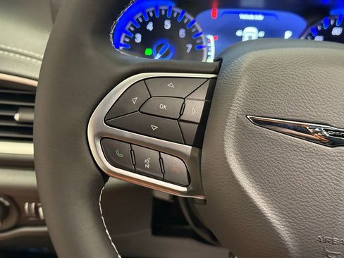 New 2026 Chrysler Pacifica Select FWD image 21