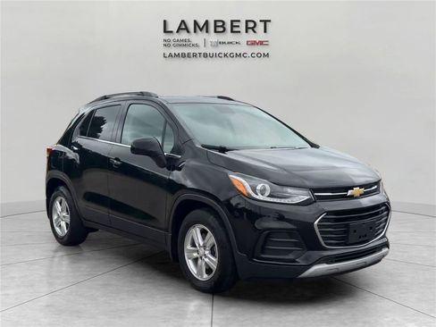 Used 2019 Chevrolet Trax LT w/ Sun & Sound Package FWD image 7
