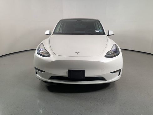 Used 2021 Tesla Model Y Long Range AWD/4WD image 2