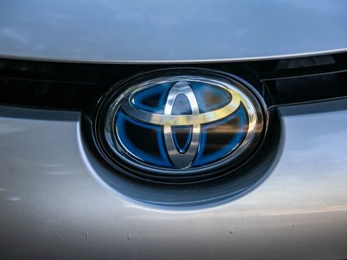 Used 2018 Toyota Mirai FWD image 15