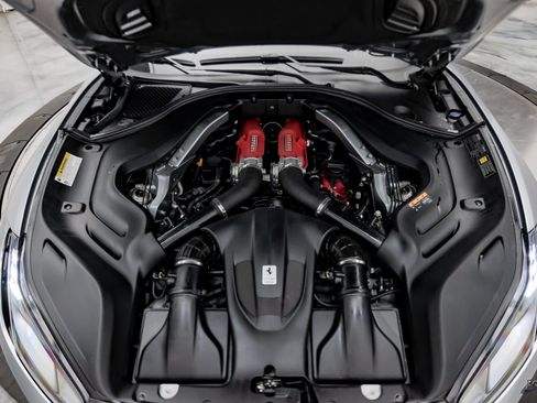 Used 2019 Ferrari Portofino image 93