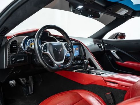 Used 2015 Chevrolet Corvette Z06 w/ 3LZ Preferred Equipment Group image 17
