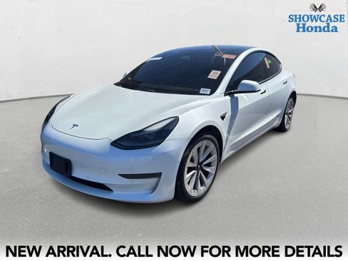 Used 2021 Tesla Model 3 Standard Range Plus image 2