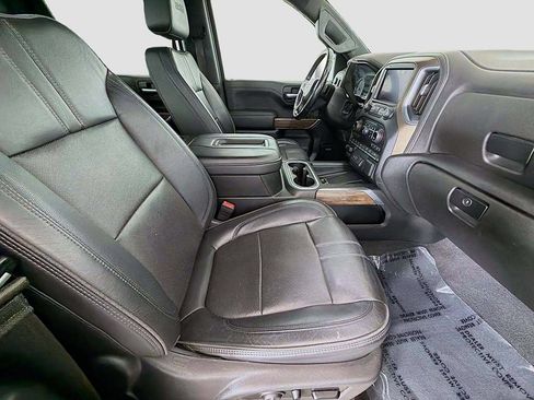 Used 2020 Chevrolet Silverado 1500 High Country w/ Technology Package AWD/4WD image 28