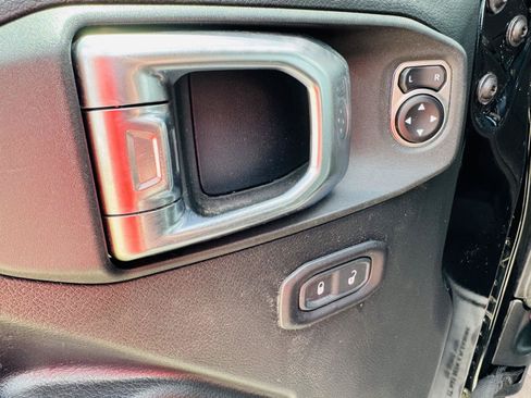 Used 2019 Jeep Wrangler Unlimited Sport S AWD/4WD image 9