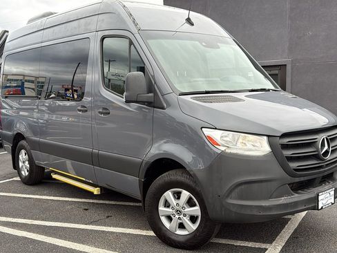 Used 2020 Mercedes-Benz Sprinter 1500 image 1